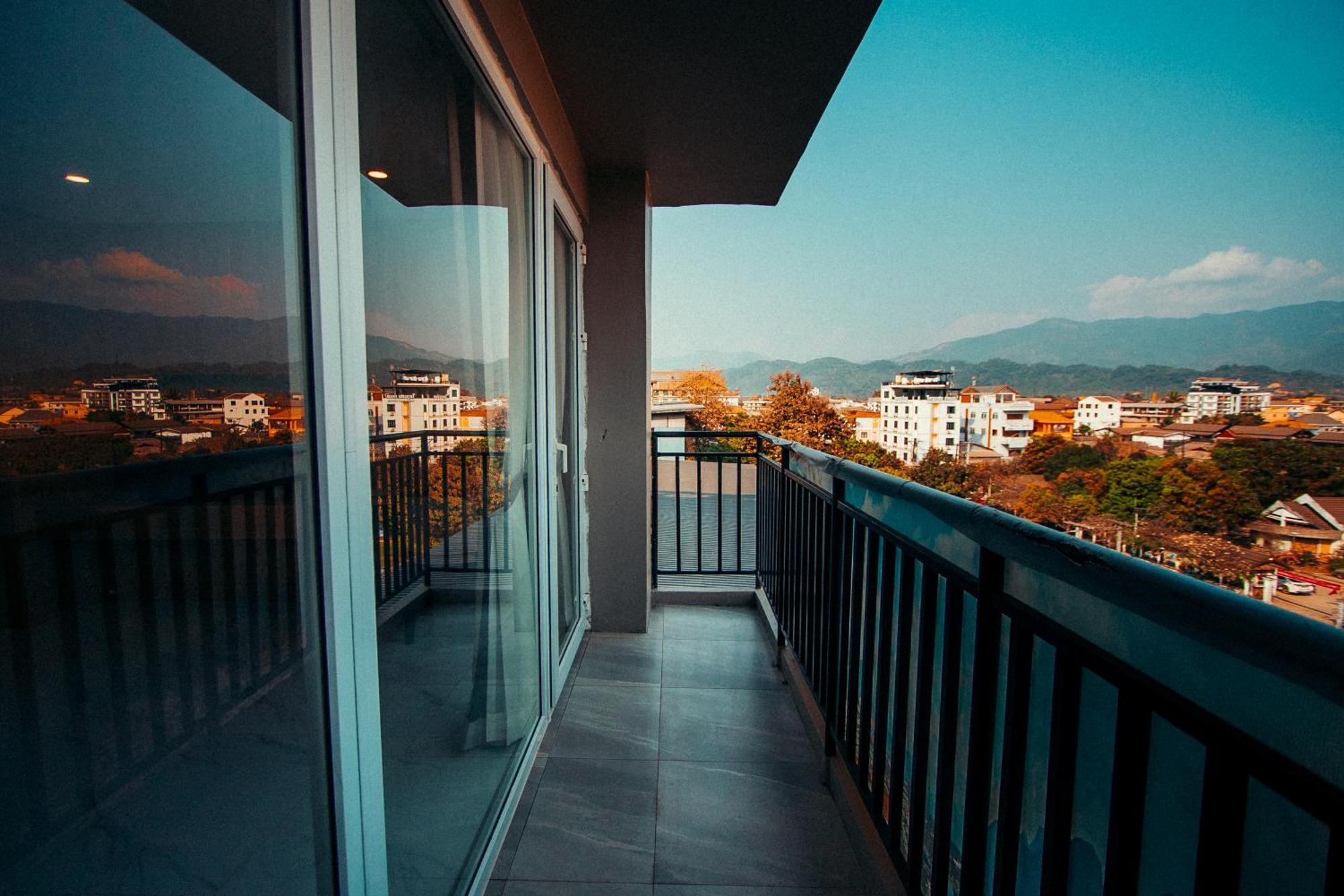 The Elephant Crossing Hotel Vang Vieng Exterior photo